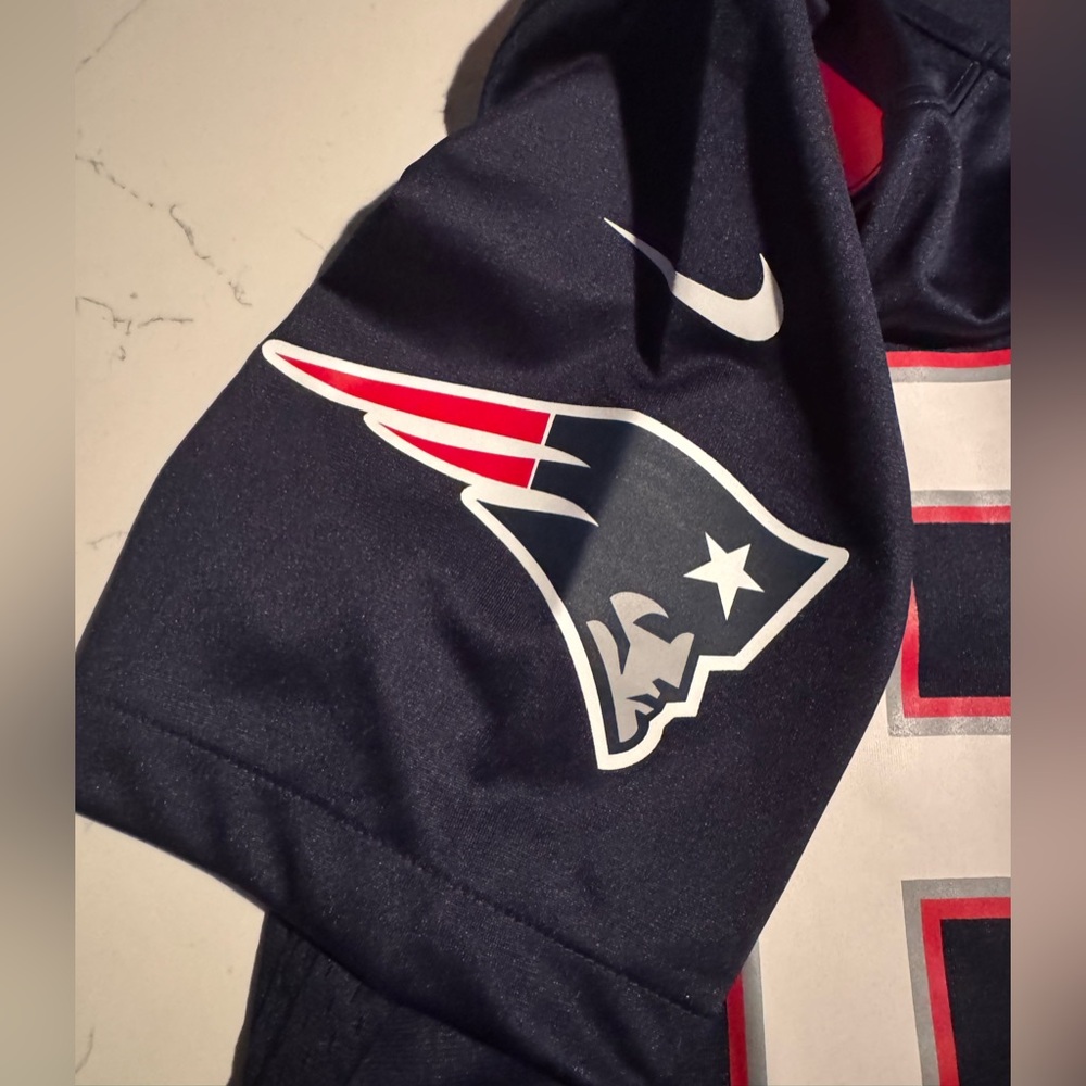 Kendrick Bourne New England Patriots Jersey - Picture 5 of 9